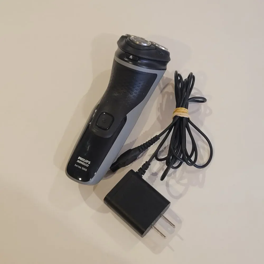 Philips Norelco Series 1000 S1211 Men's  Wet & Dry Electric Shaver